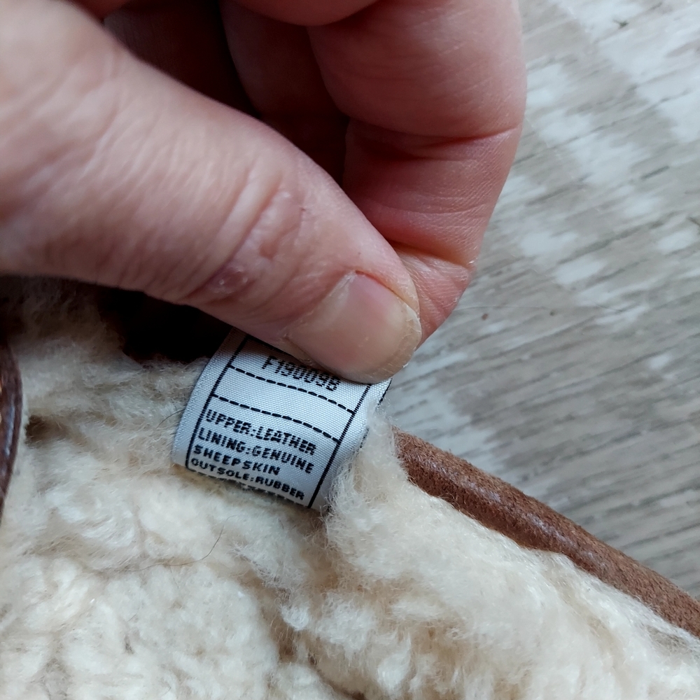 UGG Dakota Slippers - Picture 14 of 15